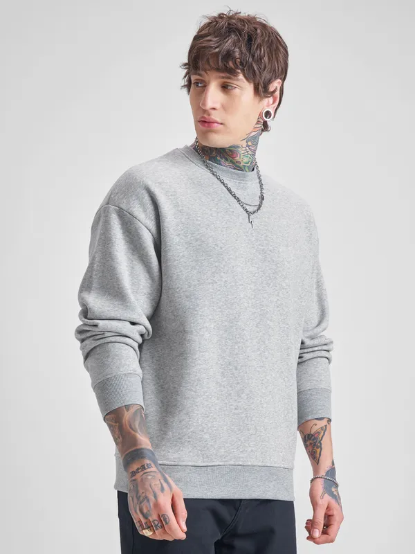 Men Solid Sweatshirt