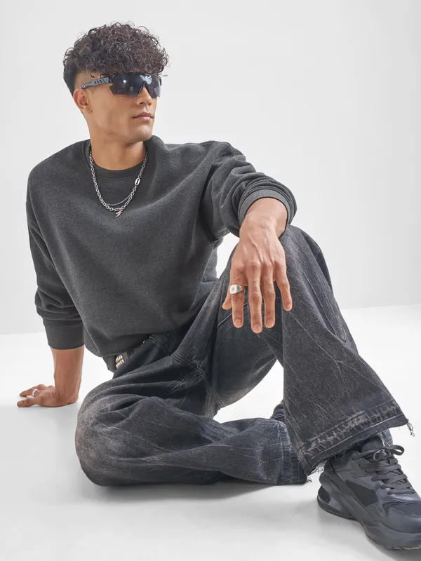 Men Solid Sweatshirt