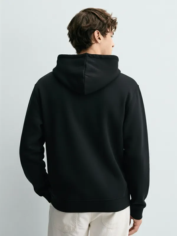 Men Solid Sweatshirt