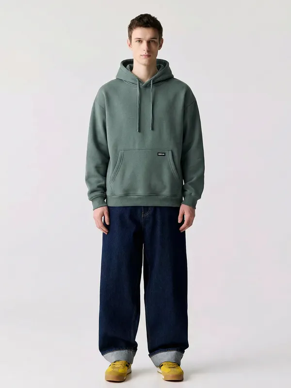 Men Solid Sweatshirt