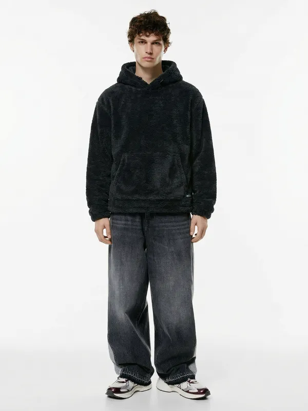 Men Solid Sweatshirt