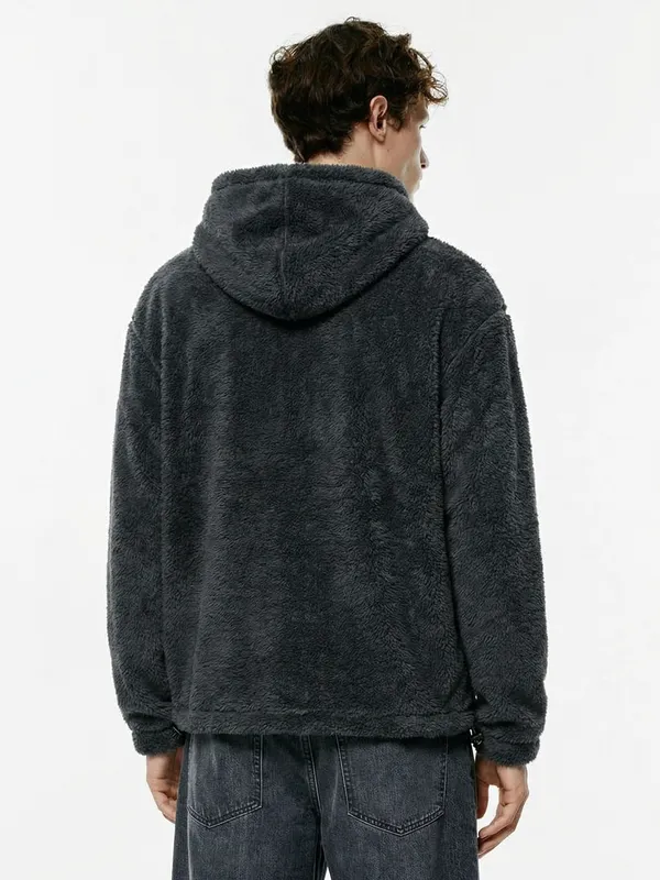 Men Solid Sweatshirt