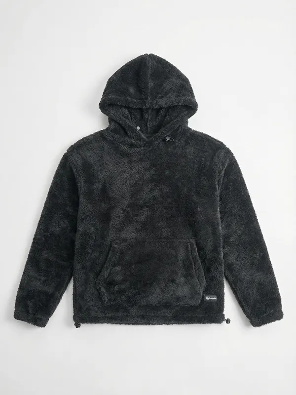 Men Solid Sweatshirt