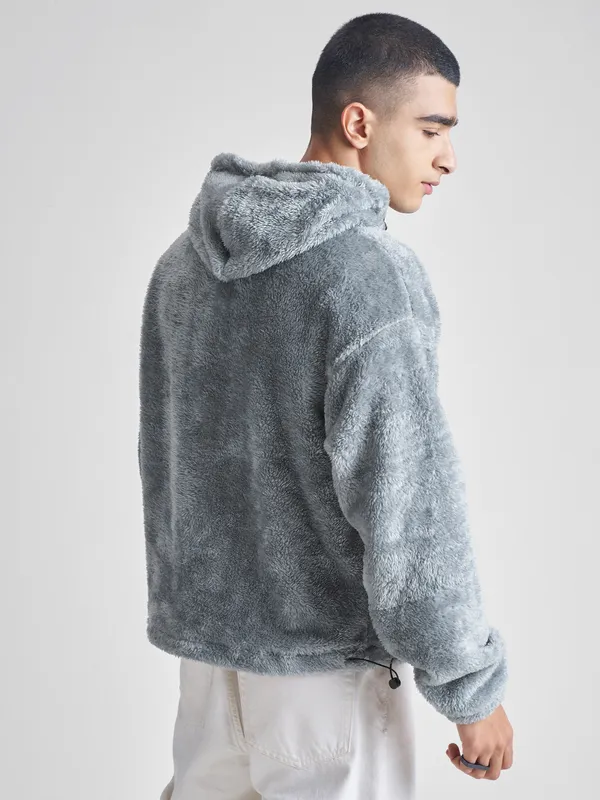 Men Solid Sweatshirt