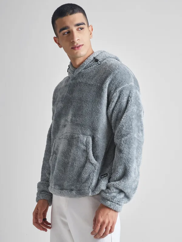 Men Solid Sweatshirt