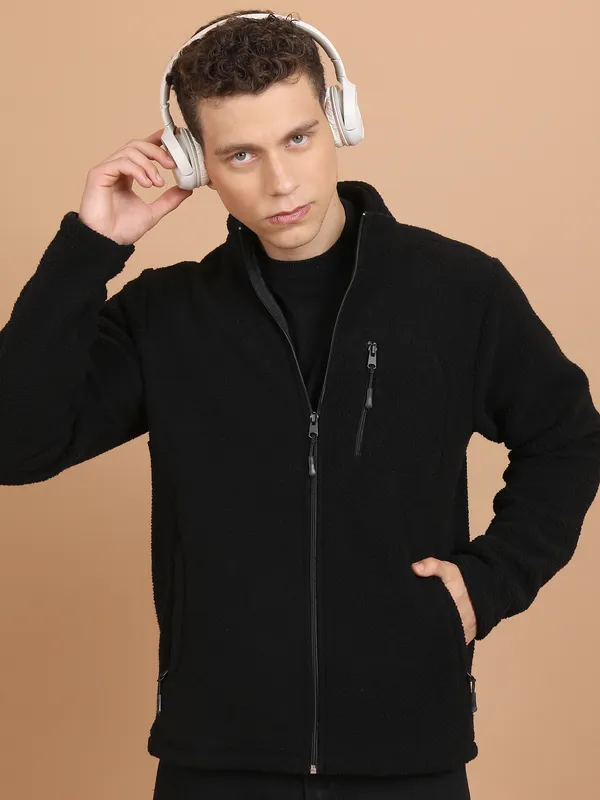 Men Solid Sweatshirt