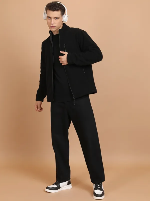 Men Solid Sweatshirt