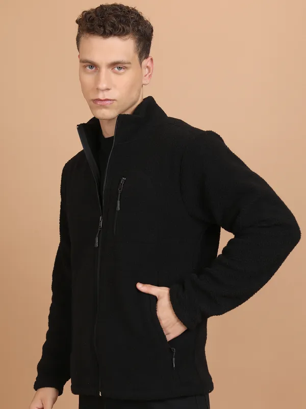 Men Solid Sweatshirt