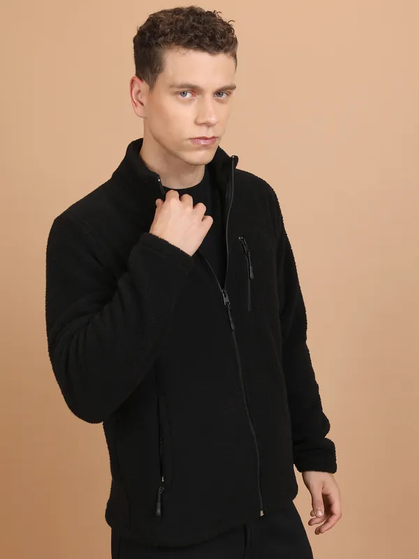 Men Solid Sweatshirt