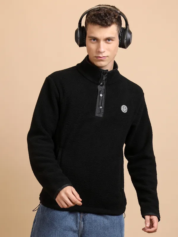 Highlander Men Black Mock Collar Pullover Sweatshirt