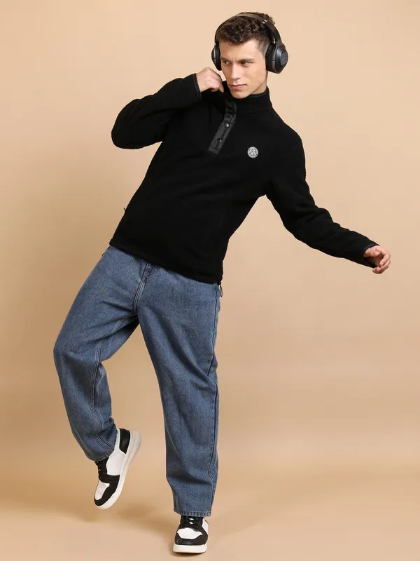 Highlander Men Black Mock Collar Pullover Sweatshirt