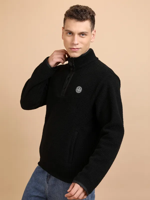 Highlander Men Black Mock Collar Pullover Sweatshirt