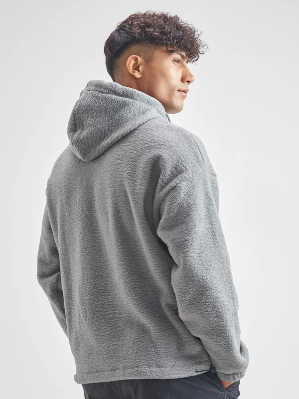 Men Solid Sweatshirt