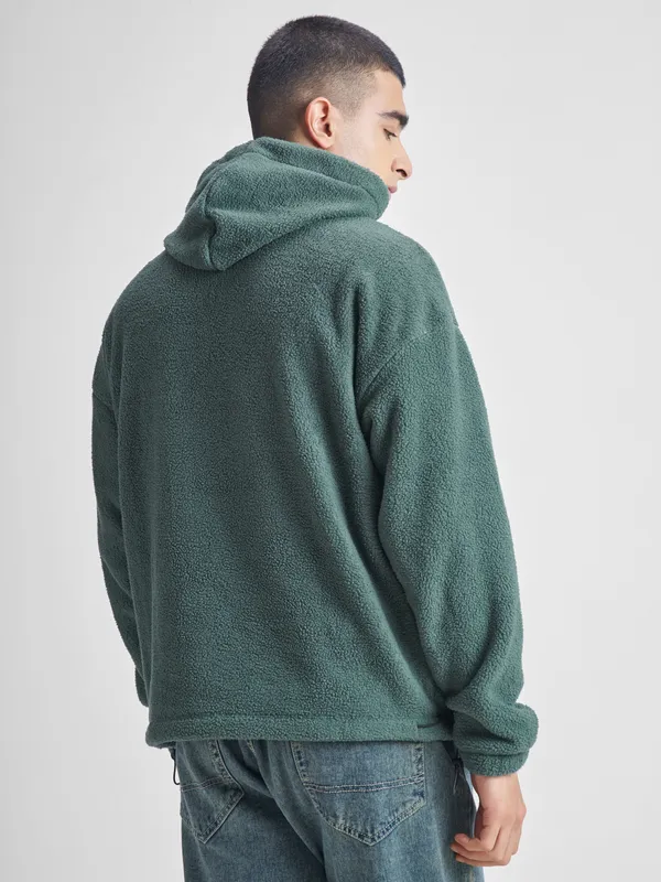 Men Solid Sweatshirt