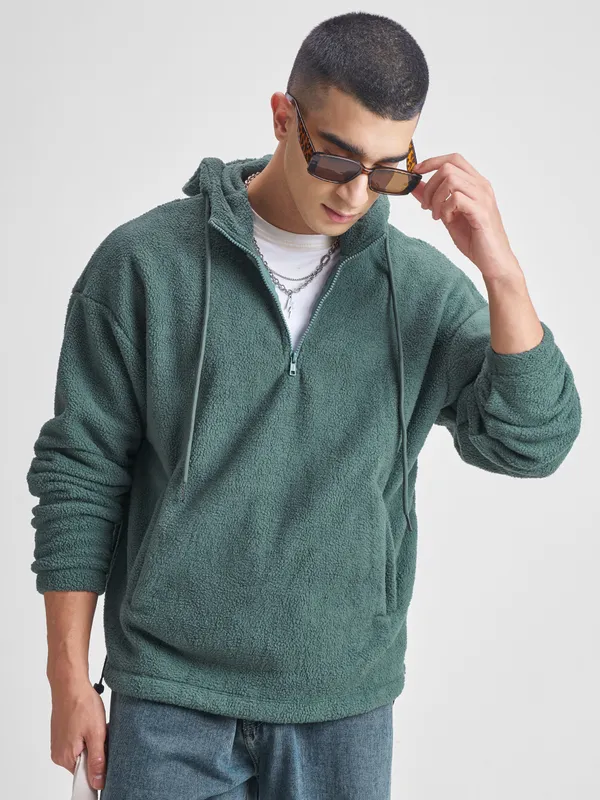 Men Solid Sweatshirt