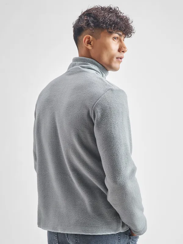 Men Solid Sweatshirt