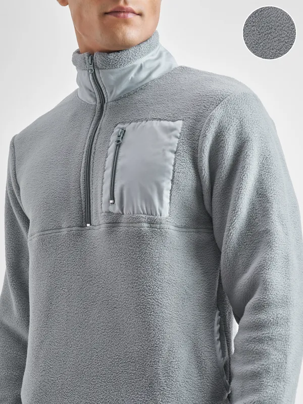 Men Solid Sweatshirt