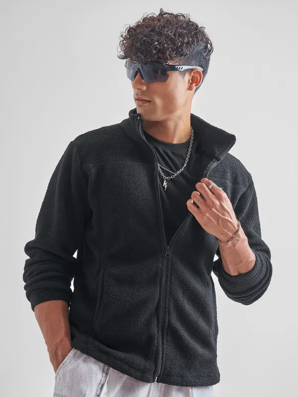 Men Solid Sweatshirt