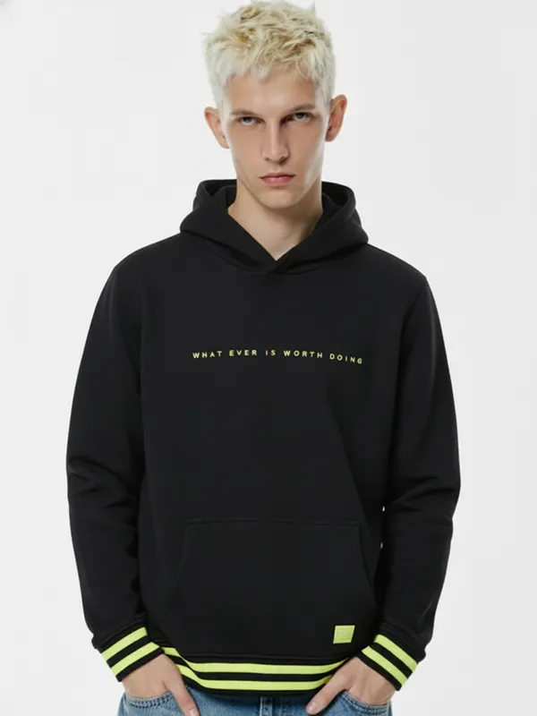 Highlander Men Black Hooded Pullover Sweatshirt