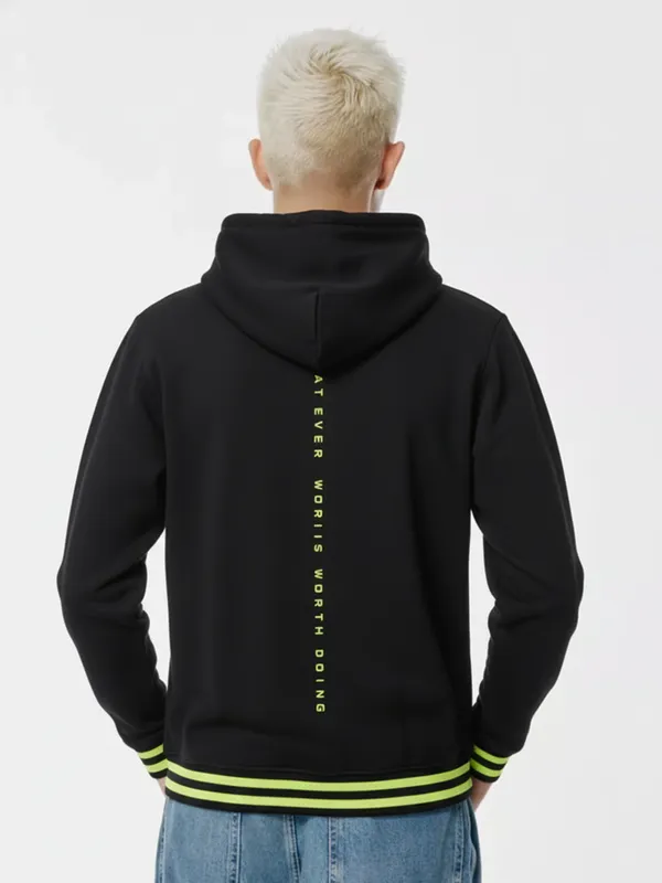 Highlander Men Black Hooded Pullover Sweatshirt