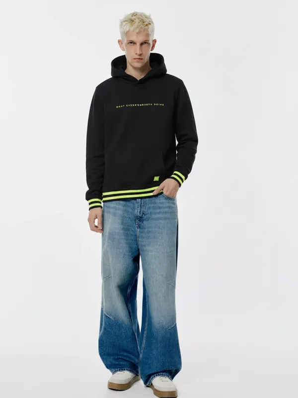 Highlander Men Black Hooded Pullover Sweatshirt