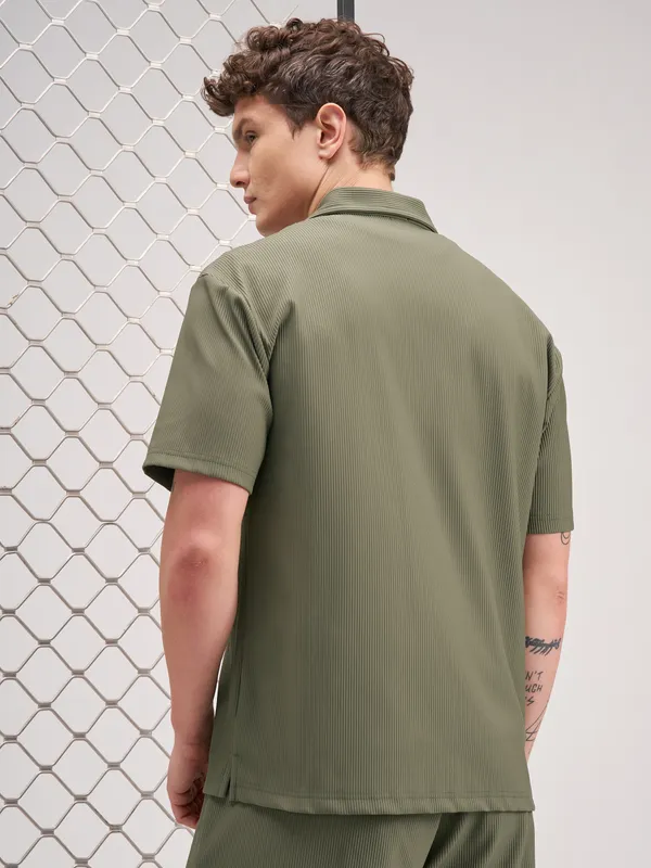 Highlander Men Olive Self Design Relaxed Fit Casual Shirt