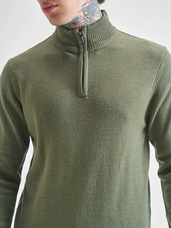 Men Solid Sweater