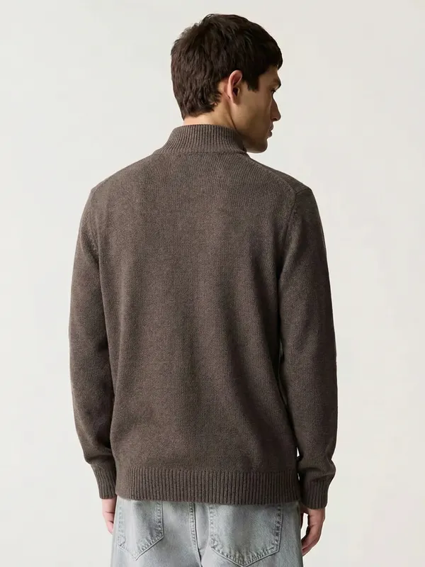 Men Solid Sweater