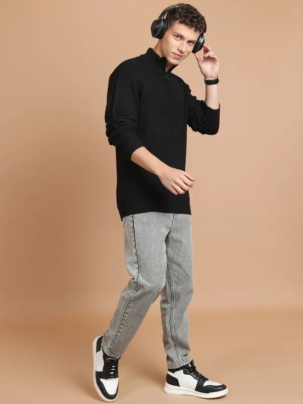 Highlander Men Black Mock Collar Pullover Sweater