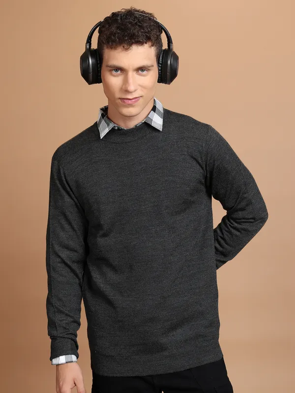Highlander Men Grey Round Neck Pullover Sweater