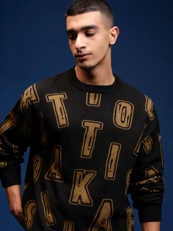 Highlander Men Black Round Neck Pullover Sweater