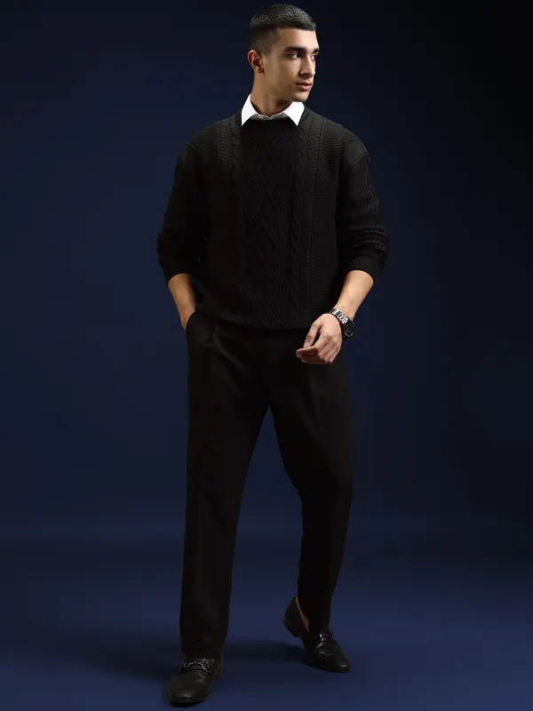 Highlander Men Black Round Neck Pullover Sweater