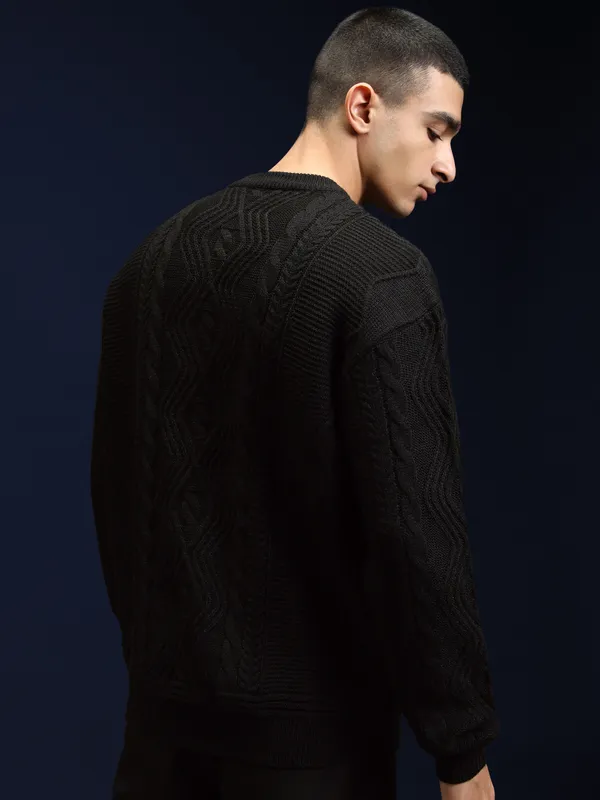 Highlander Men Black Round Neck Pullover Sweater