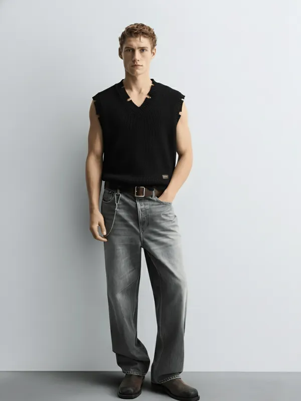 Highlander Men Black V-Neck Sweater Vest Sweater