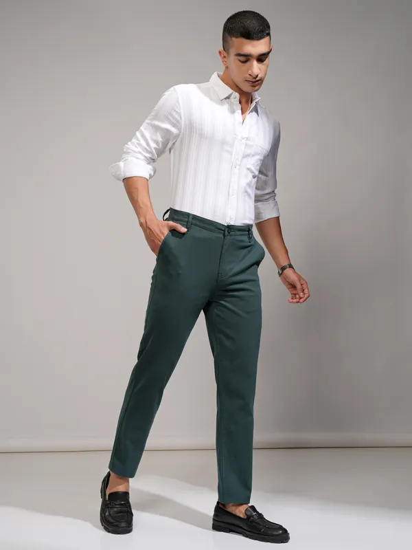  Highlander Men Teal Tapered Fit Solid Casual Trousers