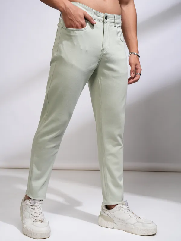  Highlander Men Green Tapered Fit Solid Casual Trousers