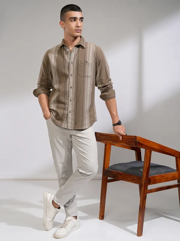  Highlander Men Grey Tapered Fit Solid Casual Trousers