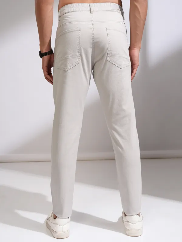  Highlander Men Grey Tapered Fit Solid Casual Trousers