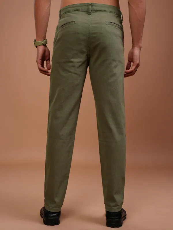  Highlander Men Olive Tapered Fit Solid Casual Trousers