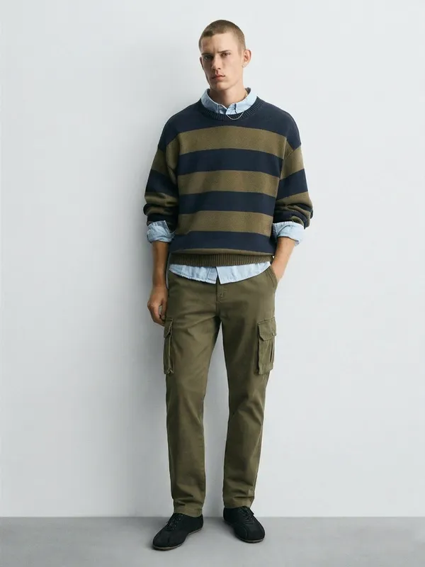 Highlander Men Olive Slim Fit Solid Cargo