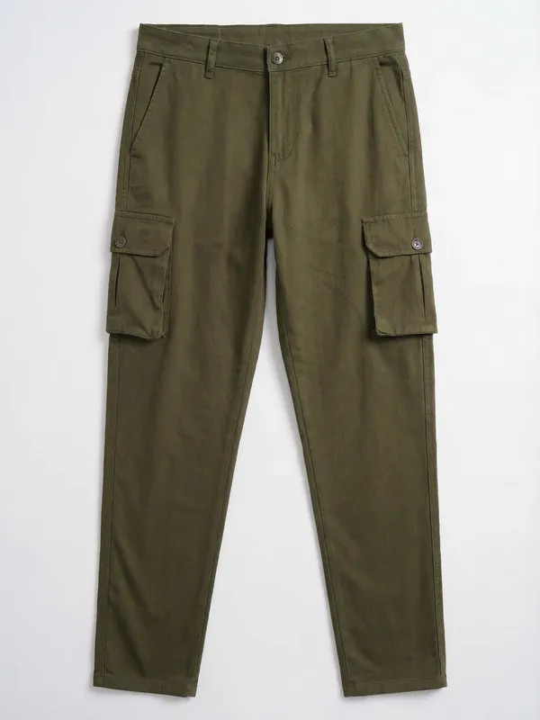 Highlander Men Olive Slim Fit Solid Cargo