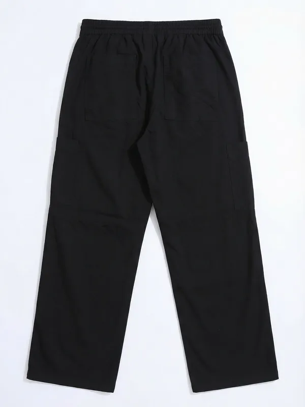 Highlander Men Black Loose Fit Solid Cargo