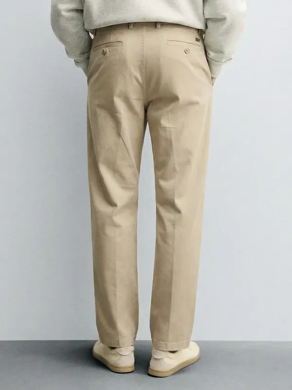 Highlander Men Beige Regular Fit Solid Casual Trouser