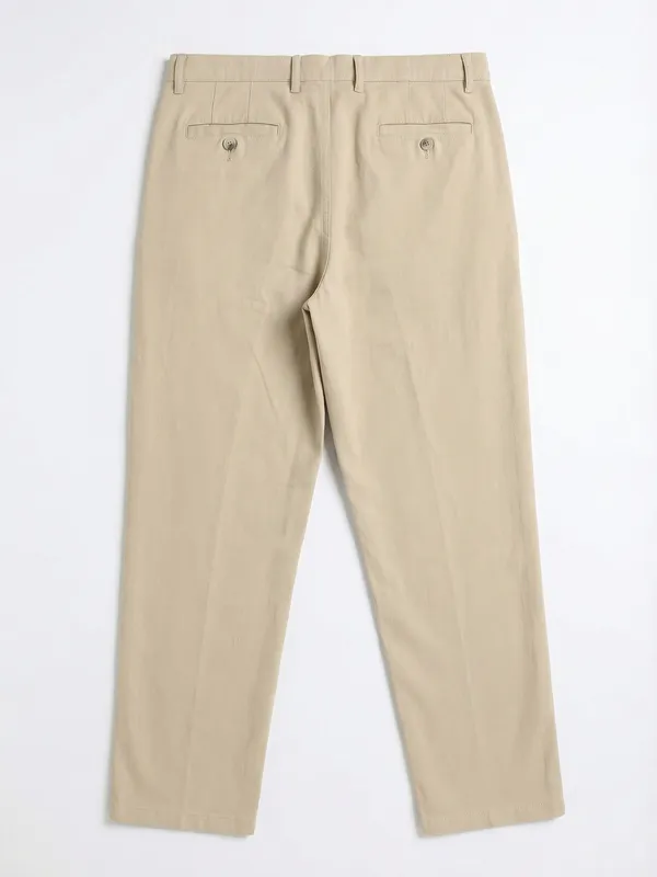 Highlander Men Beige Regular Fit Solid Casual Trouser