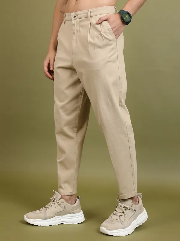 Highlander Men Beige Regular Fit Solid Casual Trouser