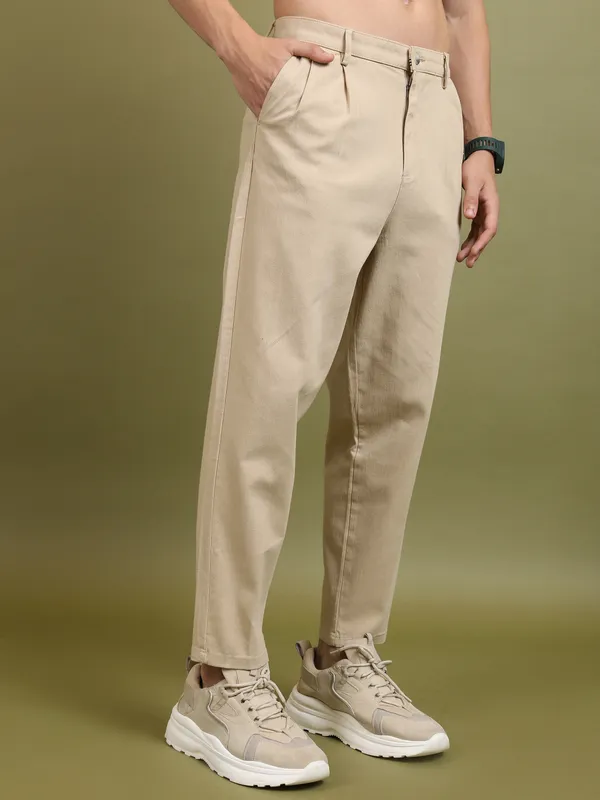 Highlander Men Beige Regular Fit Solid Casual Trouser