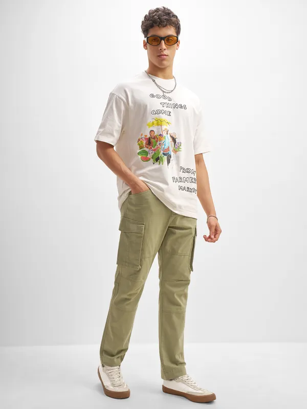 Highlander Men Khaki Straight Fit Solid Cargos