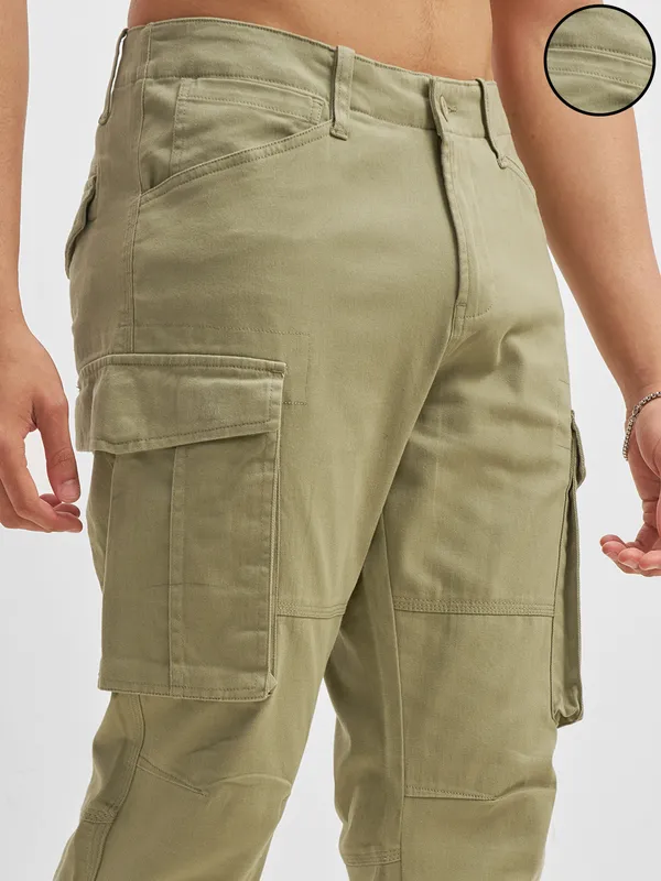 Highlander Men Khaki Straight Fit Solid Cargos