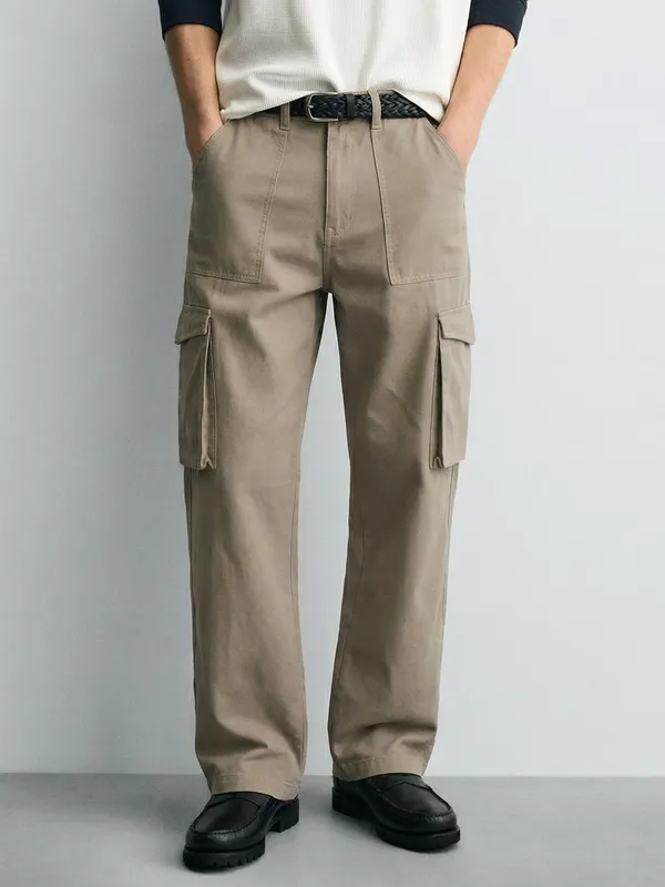 Highlander Men Taupe Regular Fit Solid Cargo