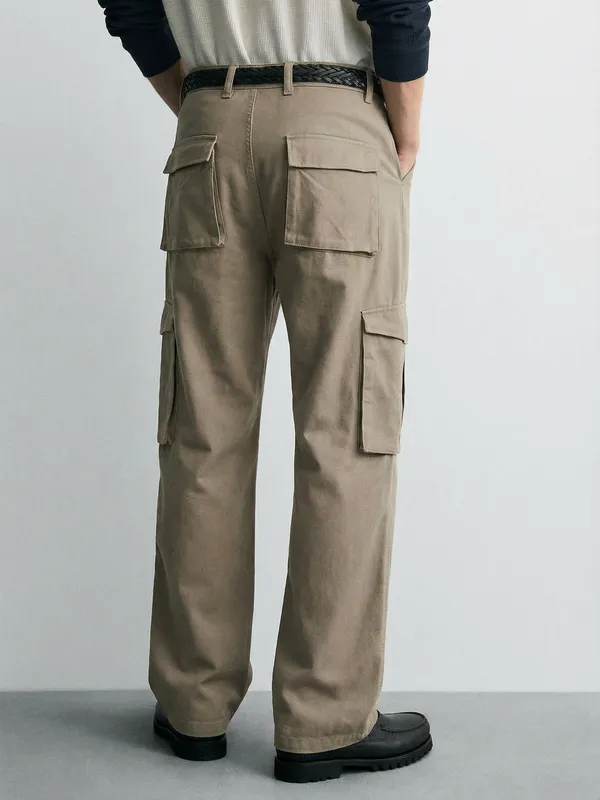 Highlander Men Taupe Regular Fit Solid Cargo
